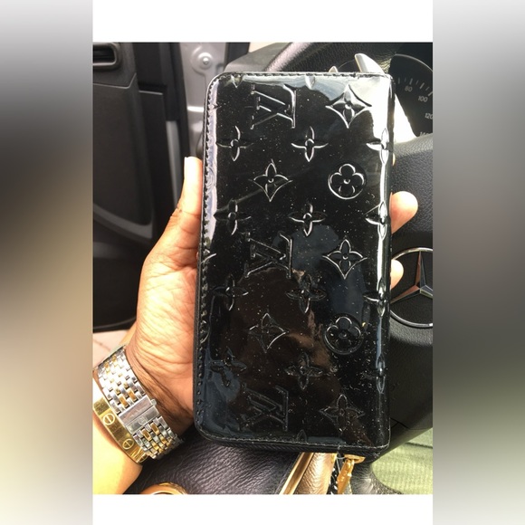 Women’s black patent leather wallet - Picture 1 of 9